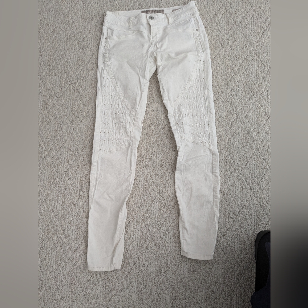 Guess skinny low rise jeans, white, size 27